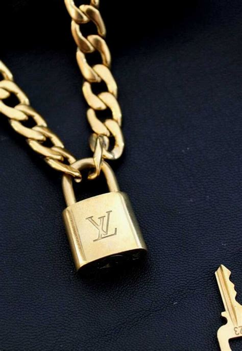 louis vuitton lock and chain necklace